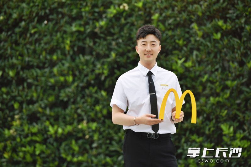 王广一说，麦当劳人员品牌的重要理念是“我们就相信年轻人”，他对即将加入的“新番茄”表示欢迎。