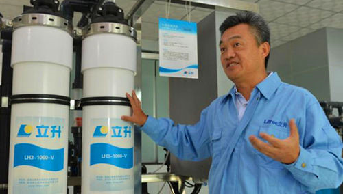 图为立昇净水科技实业有限公司董事长陈良刚。