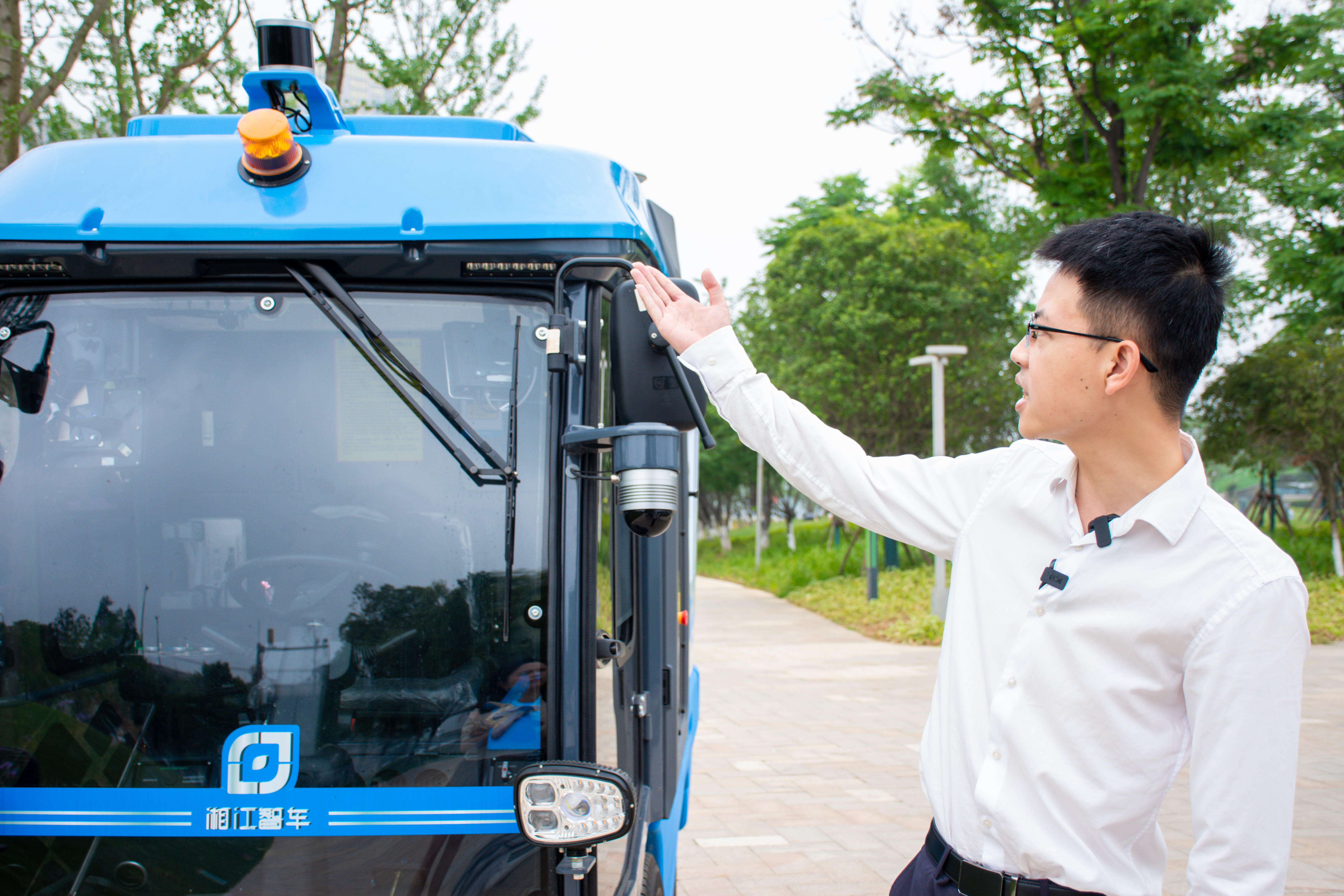 自5月起，湘江智能智车科技公司的16台设备陆续下线。